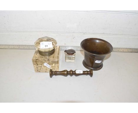 Two glass desk ink wells together with a vintage pestle and mortar (4)