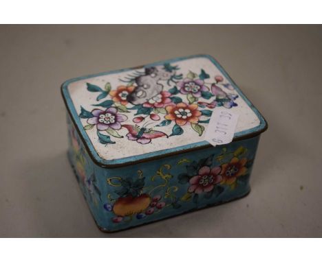 Small Chinese enamel covered box decorated with floral design, 8cm wide