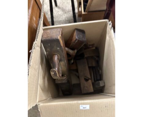 Mixed Lot: Vintage wooden woodworking planes, to include moulding planes