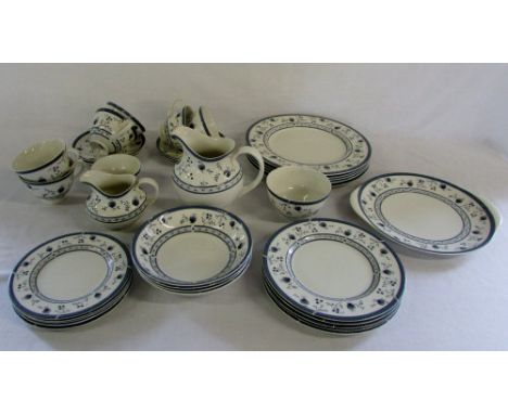 Royal Doulton 'Cambridge' part dinner/tea service approx 34 pieces
