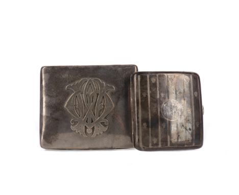 EARLY 20TH CENTURY SILVER CIGARETTE BOX, marks rubbed, of oblong form, the hinged cover mounted with monogram, lined interior