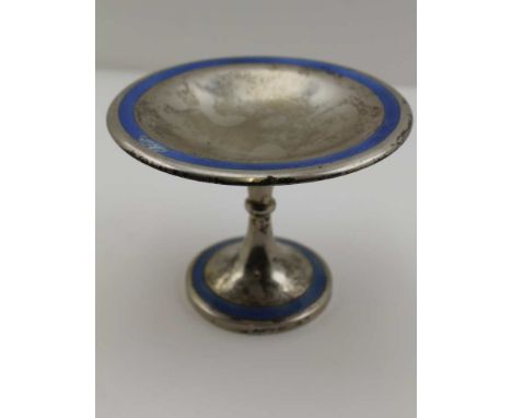 AN EARLY 20TH CENTURY TAZZA with blue enamel border decoration, Birmingham 1911, 12.5cm diameter, weight; 151g 
