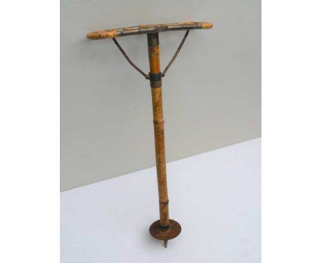AN EDWARDIAN BAMBOO AND WHOLE CANE SHOOTING STICK, stamped to the hinge "S.G.D.G" 