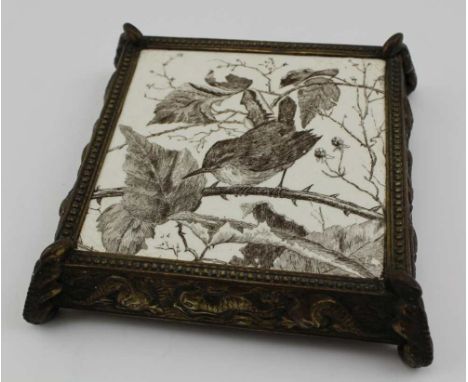 A QUANTITY OF 1920's GLASS BEADS together with a TEAPOT STAND inset wren decorated tile (2) 