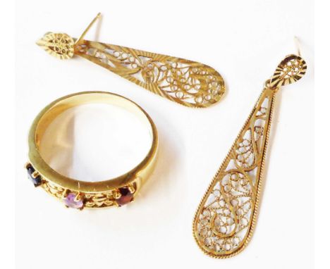 A 375 (9ct.) gold ring, set with sapphire, amethyst and garnet - sold with a pair of marked 9ct. filigree style drop earrings