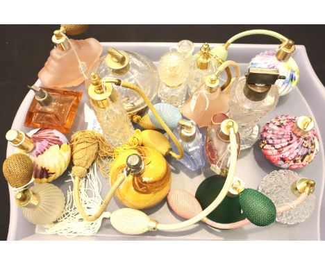 Tray of mixed glass and ceramic perfume bottles. P&amp;P Group 3 (£25+VAT for the first lot and £5+VAT for subsequent lots) 