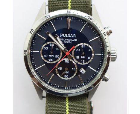 Gents Pulsar chronograph wristwatch. P&amp;P Group 1 (£14+VAT for the first lot and £1+VAT for subsequent lots) 