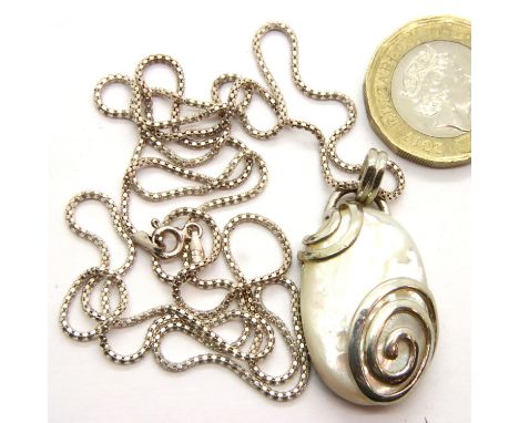 925 silver and mother of pearl pendant on a silver neck chain. P&amp;P Group 1 (£14+VAT for the first lot and £1+VAT for subs
