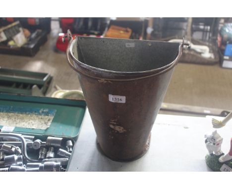 A wall mounting bucket / planter with swing handle (150)