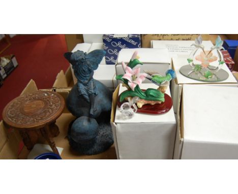 A collection of mixed boxed and loose glass and ceramic figurines, to include Chinese glass hummingbird, Swarovski crystal bu