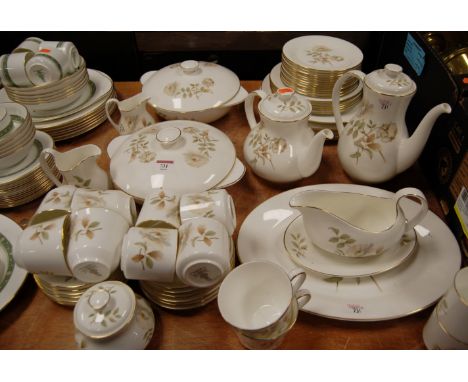 A quantity of Royal Doulton Yorkshire Rose pattern tablewares, to include teapot, coffee pot, tureens, cups and saucers, vari