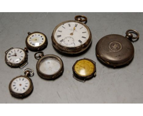 An early 20th century silver cased open face pocket watch having enamel dial roman numerals and subsidiary seconds dial isgne