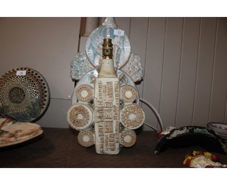 A Bernard Rooke pottery table lamp