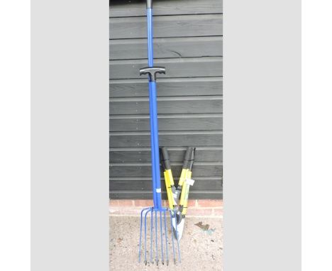 A pair of long and short manure forks, together with a power pruner, lopper and shears set