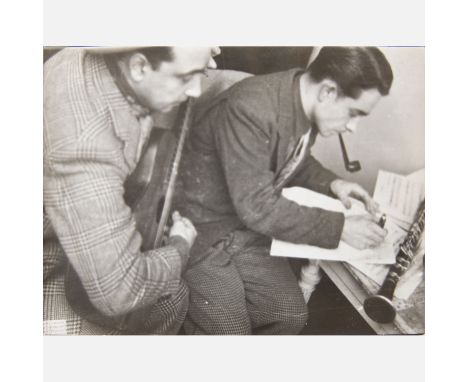 Willy Rizzo (1938-2013), Django Reinhardt (1910-1953), photo of a music session. 17 x 23,5 cm.