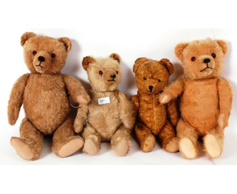 TEDDY BEARS; A good collection of 4x vintage stuffed toy teddy bears. Each with pronounced snouts, joined arms and legs. Some