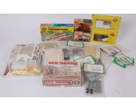 TRAIN MODEL KITS; A good selection of vintage plastic (and some white metal ) train related model kits to include vintage Air