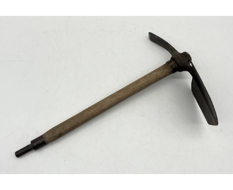 WW1 British Army entrenching tool with broad arrow mark dated 1941