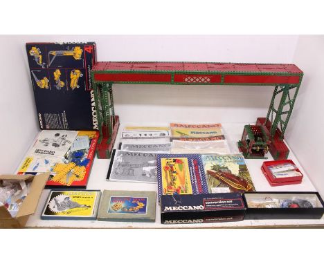 Meccano: A large collection of assorted Meccano and Bayko both loose and boxed sets, as well as Gantry Crane which is made up