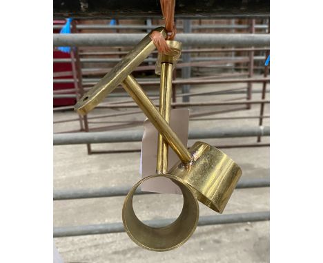 Lamp holders. This lot carries VAT.