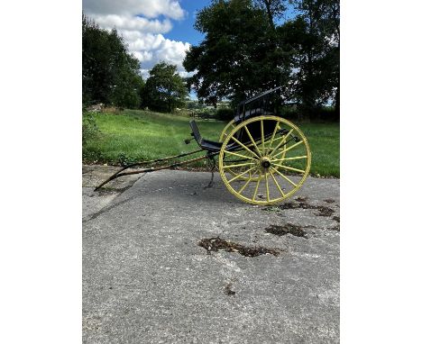 STICK BACK GIG built by Maythorn &amp; Son of Biggleswade, circa 1900, to suit 15hh. Black painted body work with yellow line
