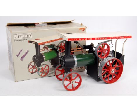 Mamod boxed TE1A Steam Traction engine, dark green example, little use, with steering rod, funnel and instruction leaflet, in