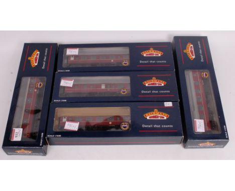 5 Bachmann BR maroon Mk1 coaches, 39-026, 39-051, 39-076, 39-103 and 39-151 (G-BG)
