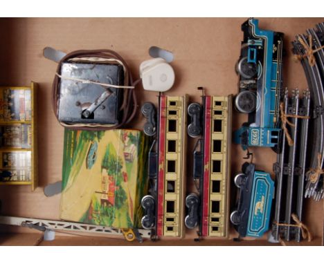 A small tray containing a British Marx blue electric 0-4-0 loco No. 3978 and tender with 2x Marlines bogie coaches, Marx Swan