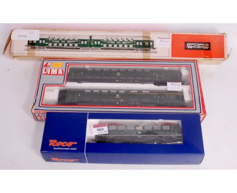 A Roco H0 63707 DB green class 140 Bo-Bo electric locomotive, DCC ready (NM-BNM) together with Lima DB double deck coach set 