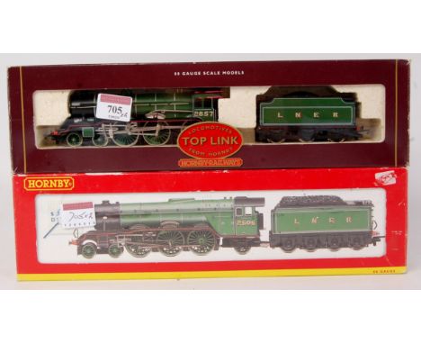 A Hornby R2056 'Doncaster Rovers' engine and tender (M-BM) together with R2103 class A3 engine and tender 'Cameronian' (G-BG)