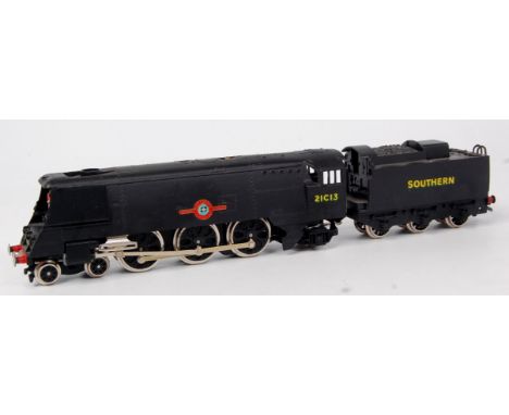 A Wrenn Railways W2278 Streamline 4-6-2 engine and tender Southern wartime black 21C13 Blue Funnel Line, 346 made, non origin