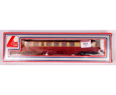 A Lima BR red/cream ex GWR 'Flying Banana' railcar, W22 (G-BG)