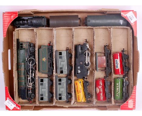 Tray of mixed model railway items including Hornby Dublo 'Duchess of Montrose' engine and tender, 5 D1 wagons (F), Trix plast