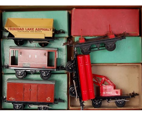 A small tray containing 5x Hornby 1957-69 No. 50 items including rotary tipper, goods van, gas cylinder wagon, goods brake va