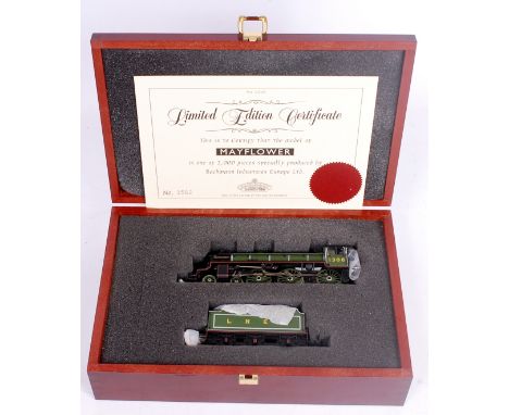 A Bachmann LNER green 'Mayflower' engine and tender, presentation case, certificate 1562/2000 (NM-BNM)