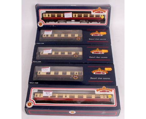 5 Bachmann boxed coaches BR MK1 brown/cream 2x 39-154, 39-229, Bulleid red/cream and 34-576 (G-BG)