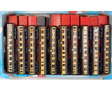 10 Trix Twin Railway red/green picture boxes containing scale length metal coaches all WR brown/cream livery (G-BG)