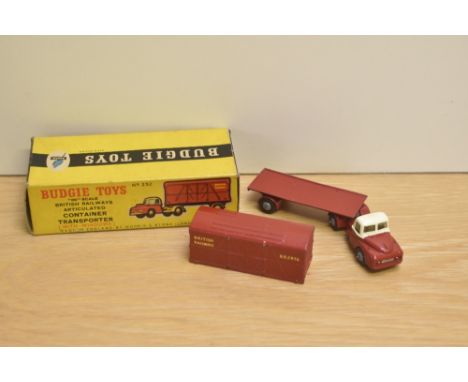 A Budgie die-cast, No 252 British Railway 00 scale Articulated Container Transporter, in original box