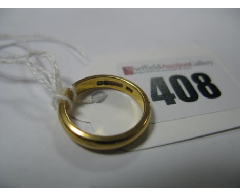 A 22ct Gold Plain Wedding Band Ring.