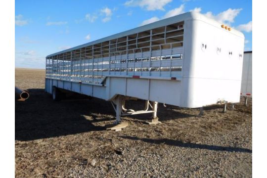 1994 Gooseneck Mfg 40 ft Ground Load Cattle Trailer, Single Axle, Semi ...