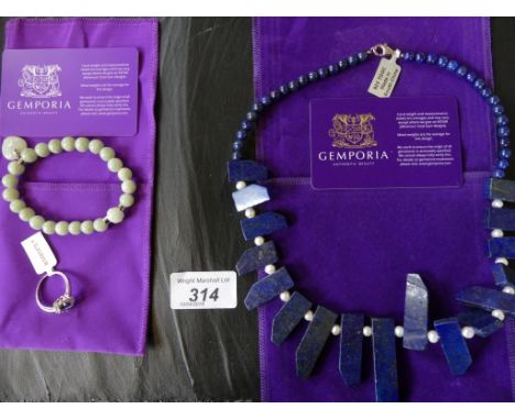 A lapis lazuli and pearl necklet, together with, a jade bead bracelet (2)