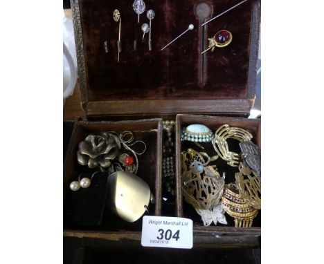 A collection of costume jewellery, to include, brooches, imitation pearls, stick pins (Qty)