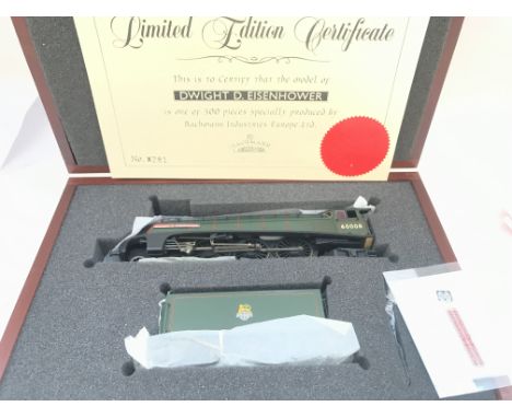 A Bachmann 00 Gauge Dwight D Eisenhower in Presentation Case.