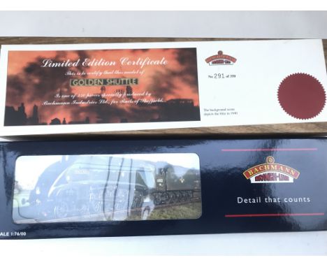 A Boxed Bachmann 00 Gauge A4 Locomotive Golden Shuttle #31-962.Limited Edition.