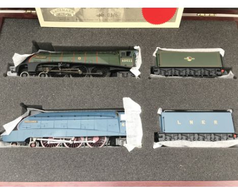 A Bachmann 00 Gauge The Mallard Set. In Presentation Box.