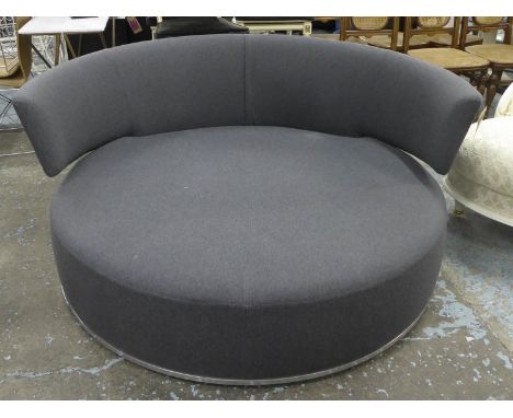 MAXALTO AMOENUS SOFA BY ANTONIO CITTERIO, swivel base, 166cm diam. 
