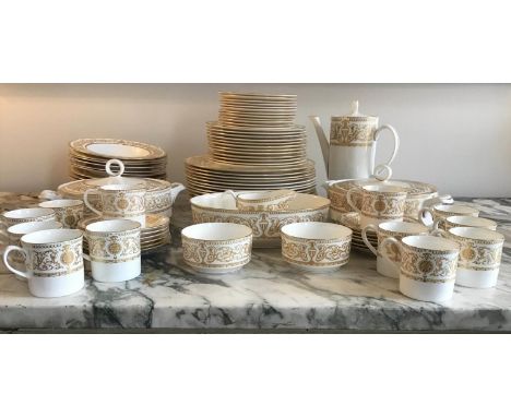 DINNER SERVICE, English fine bone china royal Worcester Hyde park, 12 place, 6 piece setting. (approx 79 pieces) (Packaging n