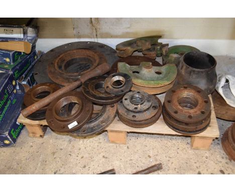 Large quantity of threaded pipe connectors and blanks
