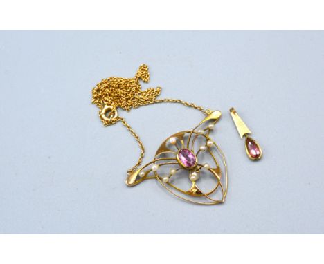 A 15ct Gold Pearl and Amethyst Set Necklace of pierced shaped form with fine link chain 