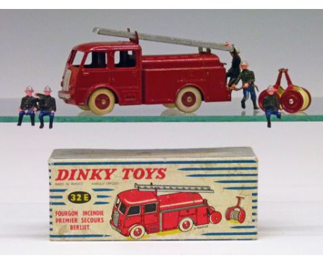 Toys - French Dinky die-cast - Berliet Fire Engine (32e), boxed  Condition: Generally good with just a few minor nicks, the b